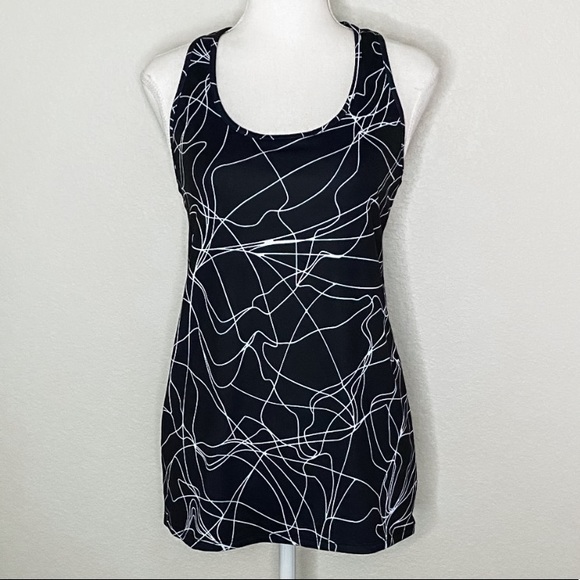 NWOT Fabletics Mary Tank w/ Back Mesh Design - Picture 2 of 6
